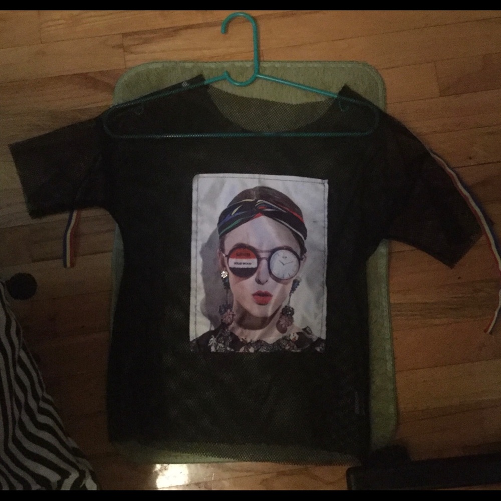 Super cute mesh Tee.
